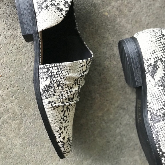 1 left! Qupid Tuxedo Python Snake Open Side Flat - Picture 8 of 8